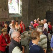Chapelle  du Pénity et le tombeau de St Ronan