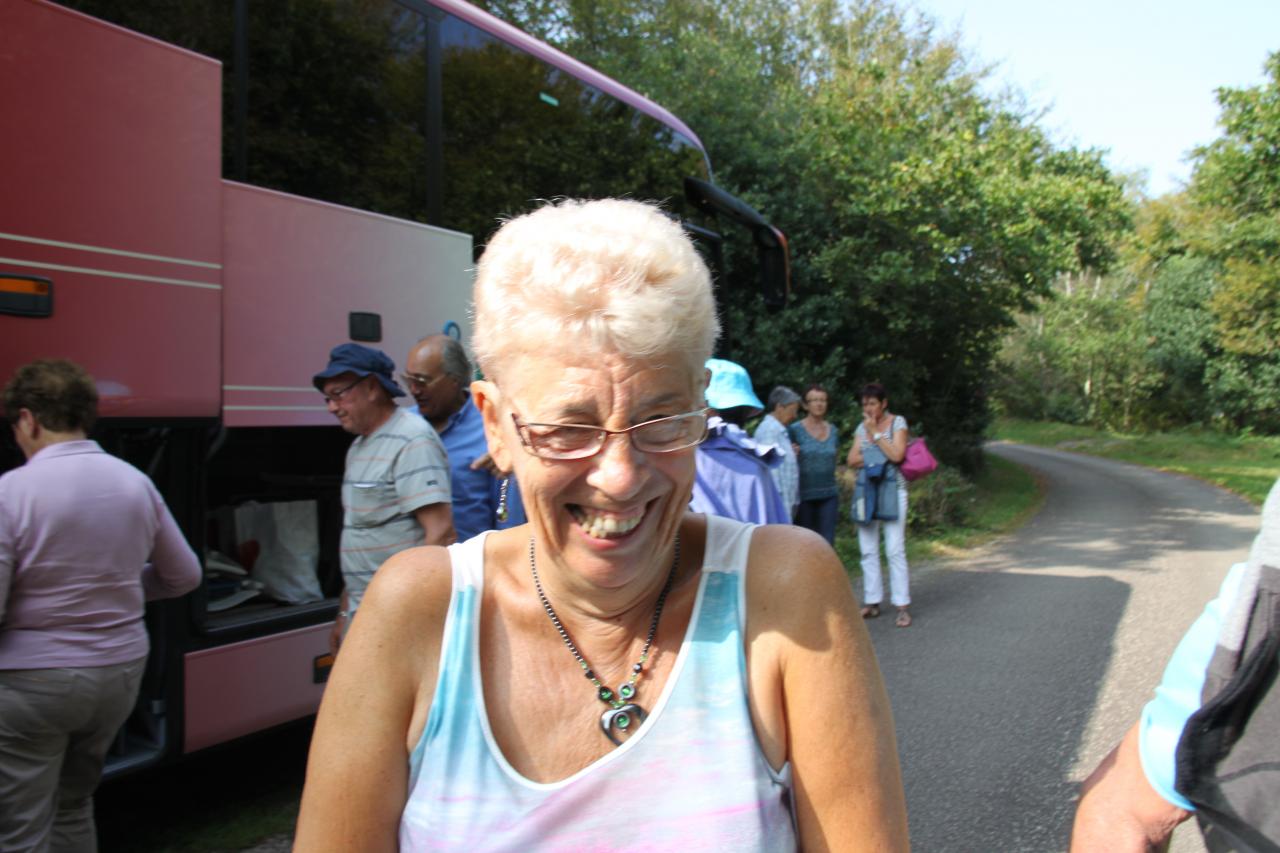 Allez Monique dans la boîte