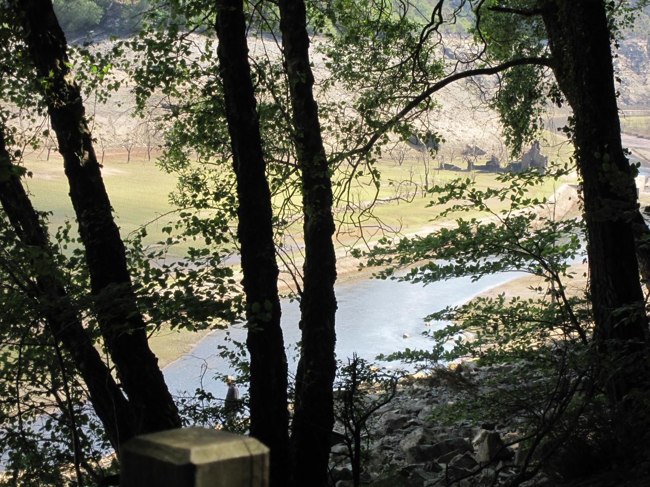 Ruines depuis  le rivage