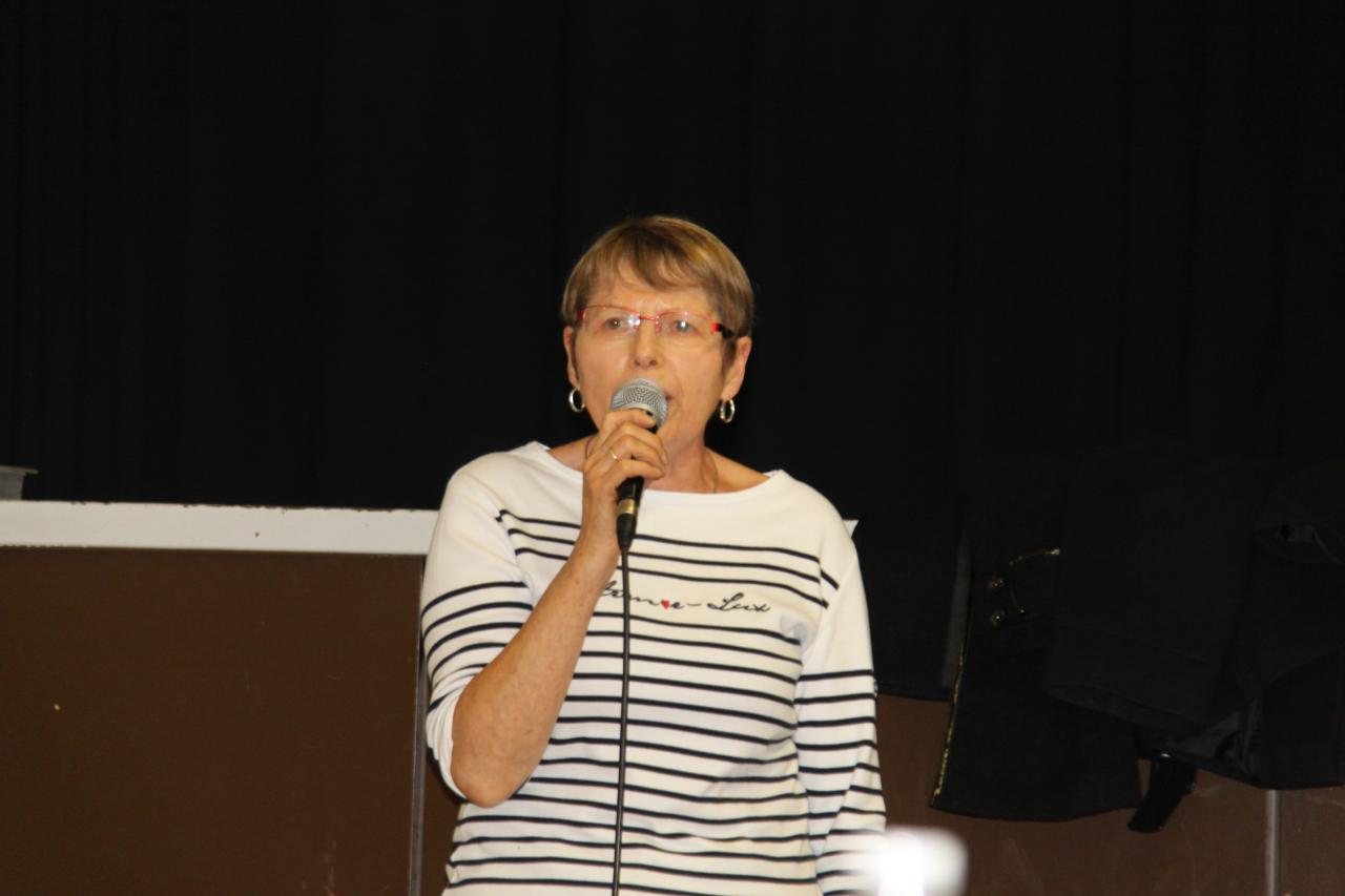 Yvette nous chante 
